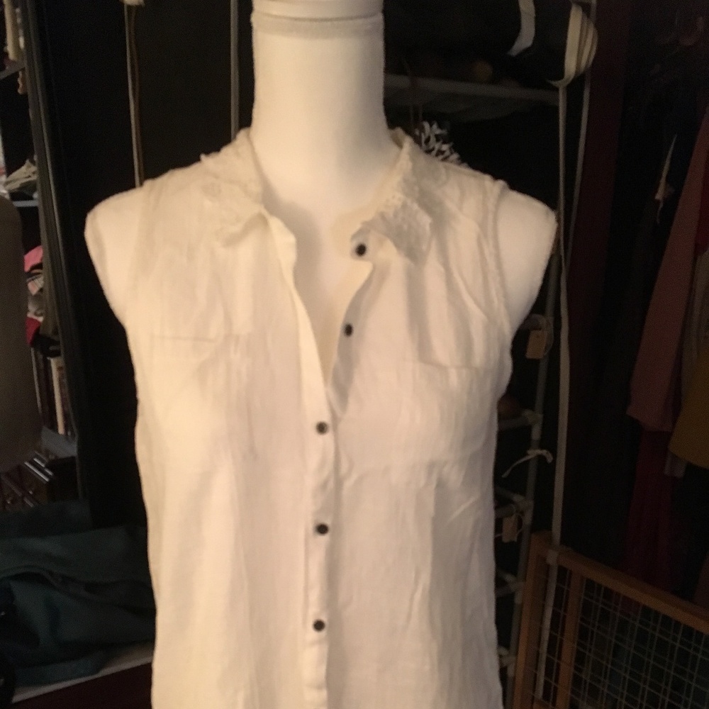 Sleeveless top